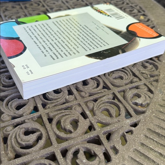 The Photographer’s Handbook by John Hedgecoe. Third edition Paperback. - Picture 5 of 10